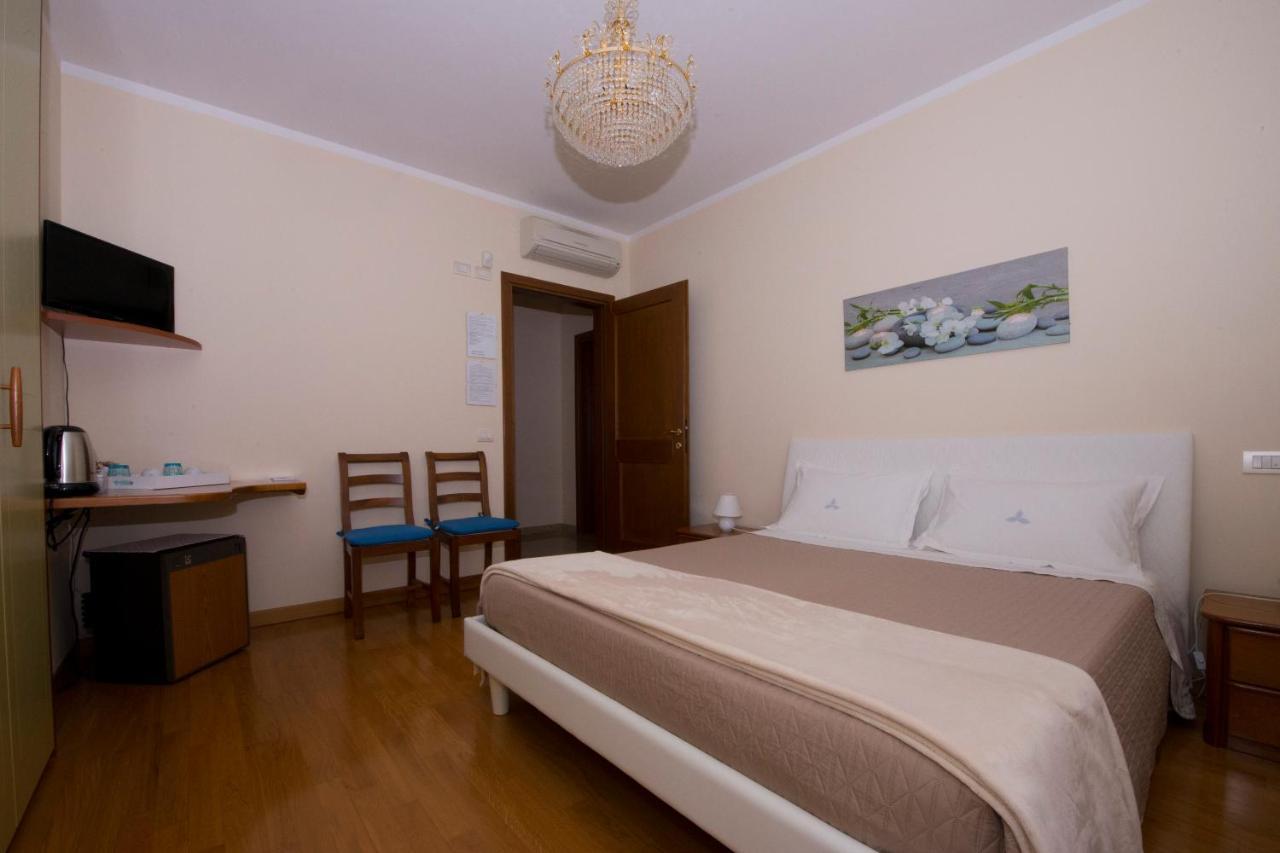 La Casa Di Pimpi Bed & Breakfast Desenzano del Garda Exterior foto