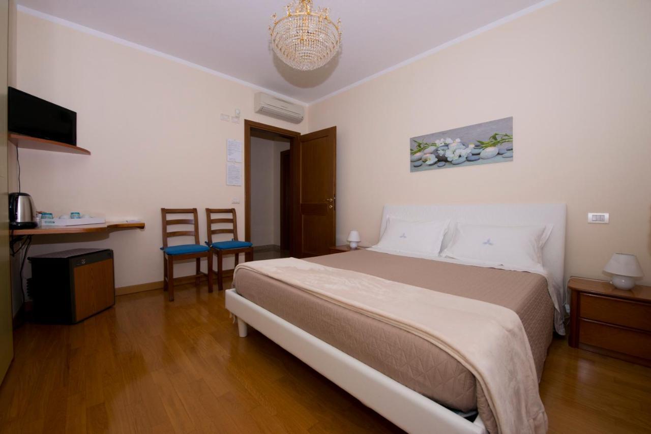 La Casa Di Pimpi Bed & Breakfast Desenzano del Garda Exterior foto